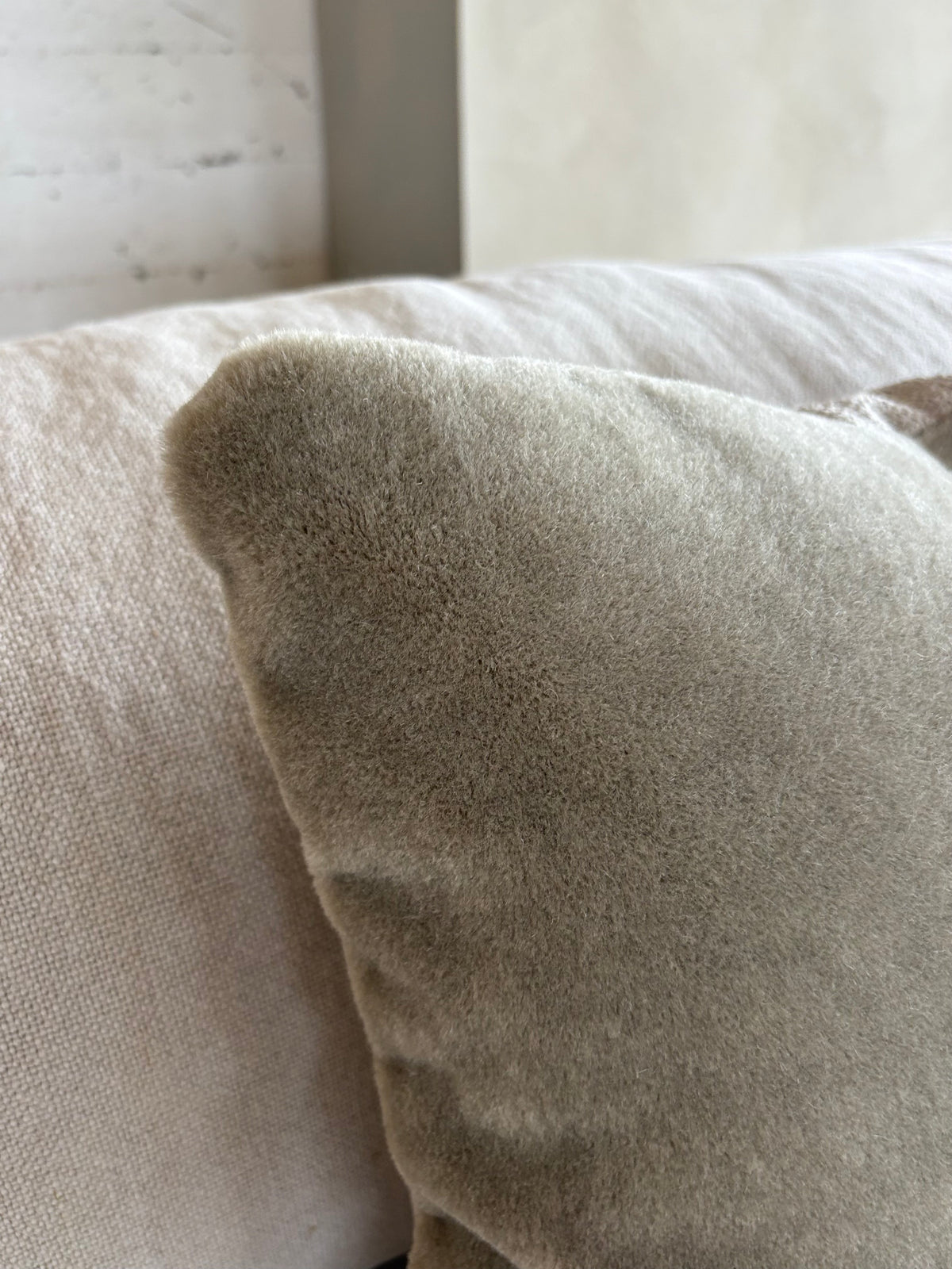 Luxe mohair sierkussen Amy saliegroen 50x50 cm