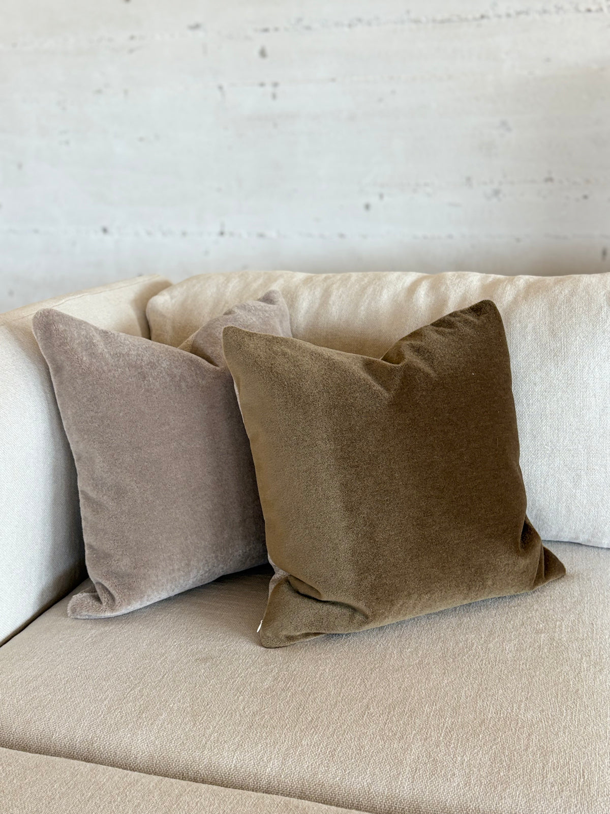 Luxury mohair decorative cushion Amy taupe 50x50 cm