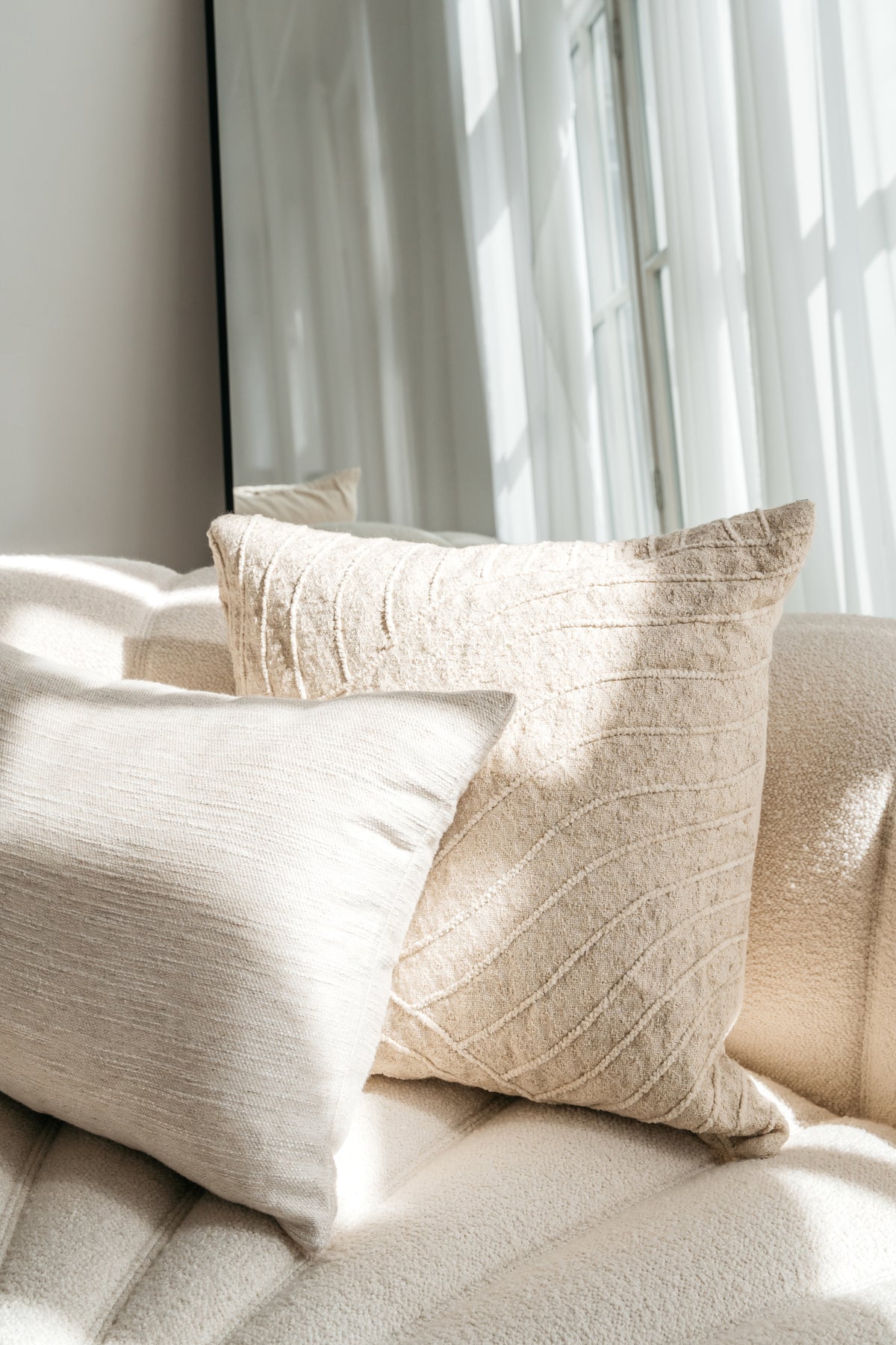Tufted linen-cotton decorative cushion Lynn 50x50 cm natural