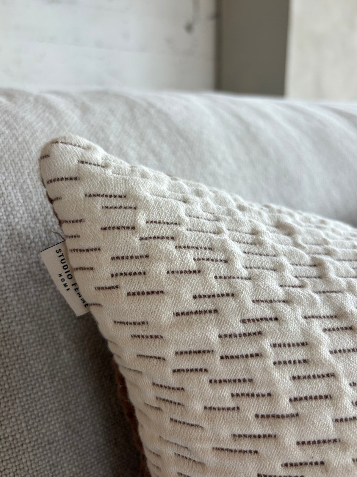 Soft two-tone quilted decorative cushion Olivia 60x40 cm
