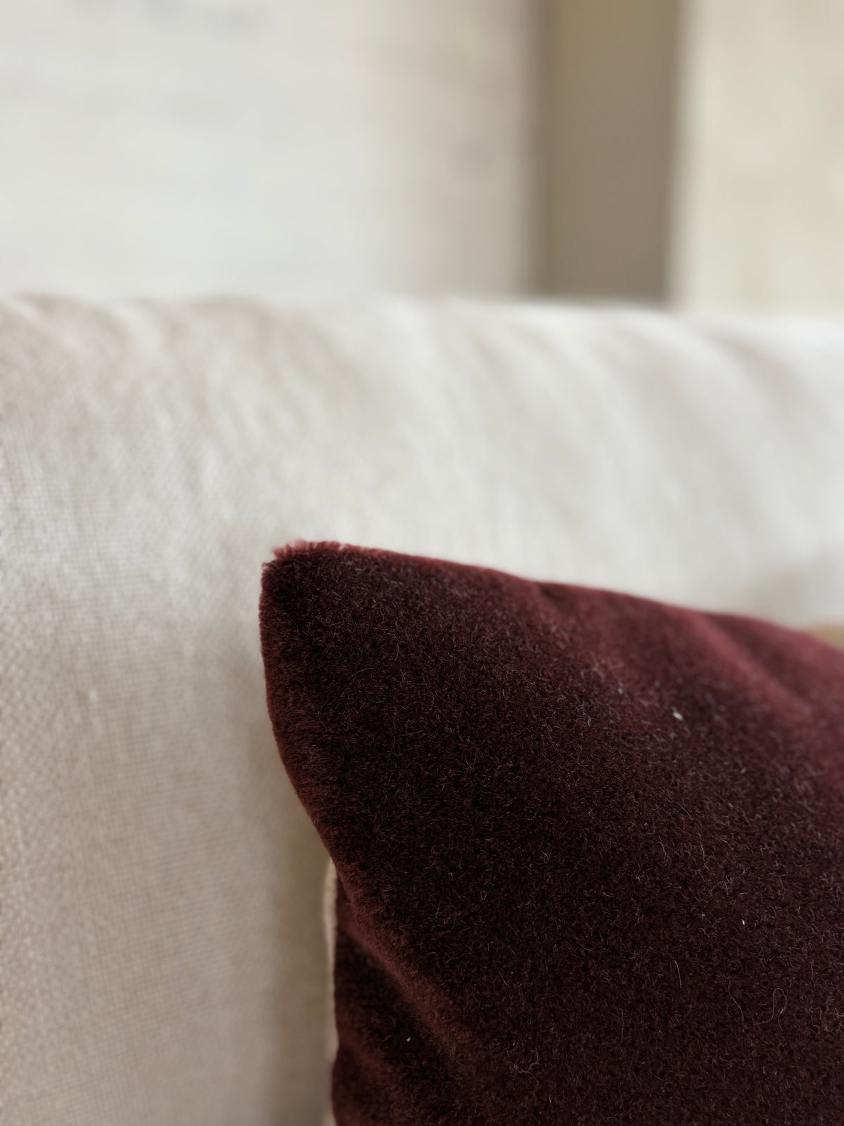 Luxury mohair decorative cushion Amy merlot 50x30 cm