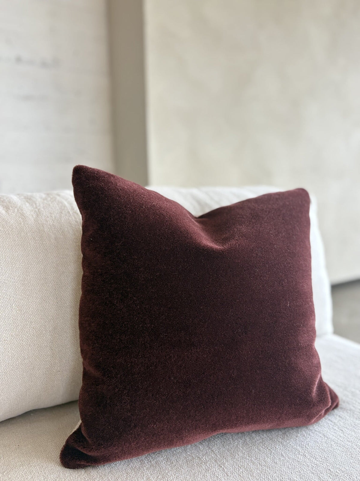 Luxury mohair decorative cushion Amy merlot 50x50 cm