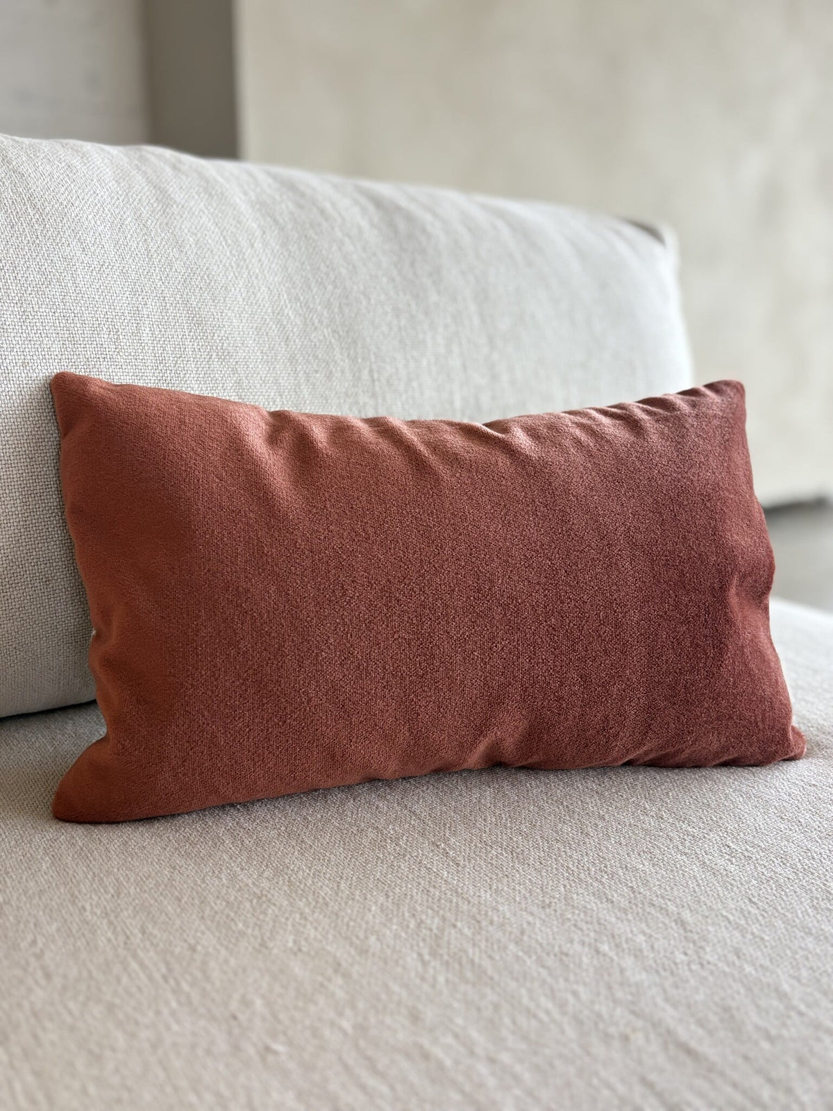 Satin mohair decorative cushion Sara terra 50x30 cm