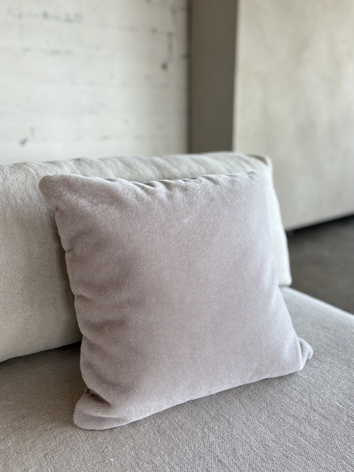 Luxury mohair decorative cushion Amy mist grey 50x50 cm